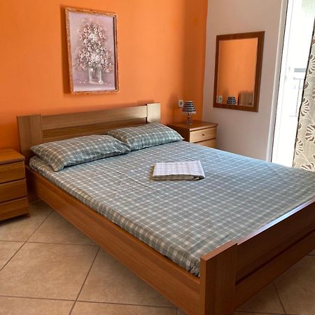 Roula Apartment Νέοι Πόροι Εξωτερικό φωτογραφία